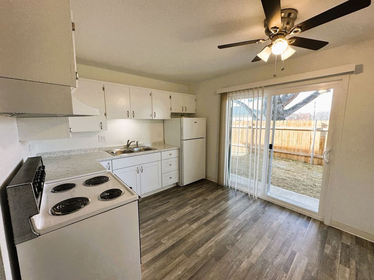 317 Nw 8th Ave - Photo 2 of 6