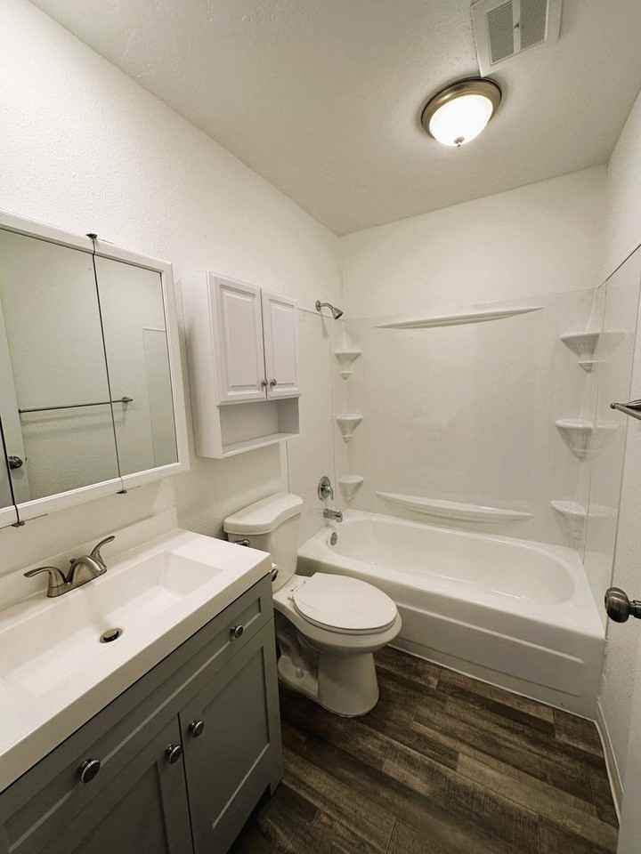 317 Nw 8th Ave - Photo 3 of 6