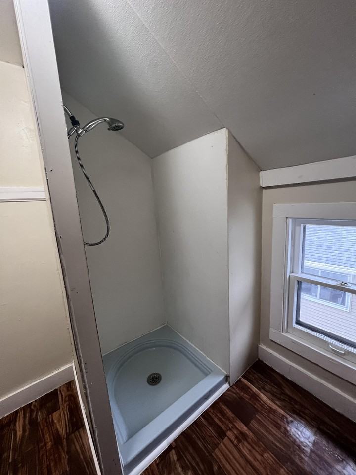 728 Kentucky Ave - Photo 4 of 17