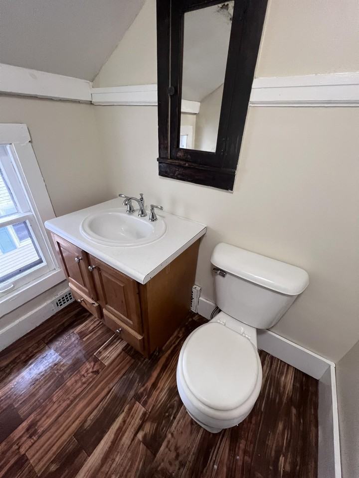 728 Kentucky Ave - Photo 5 of 17