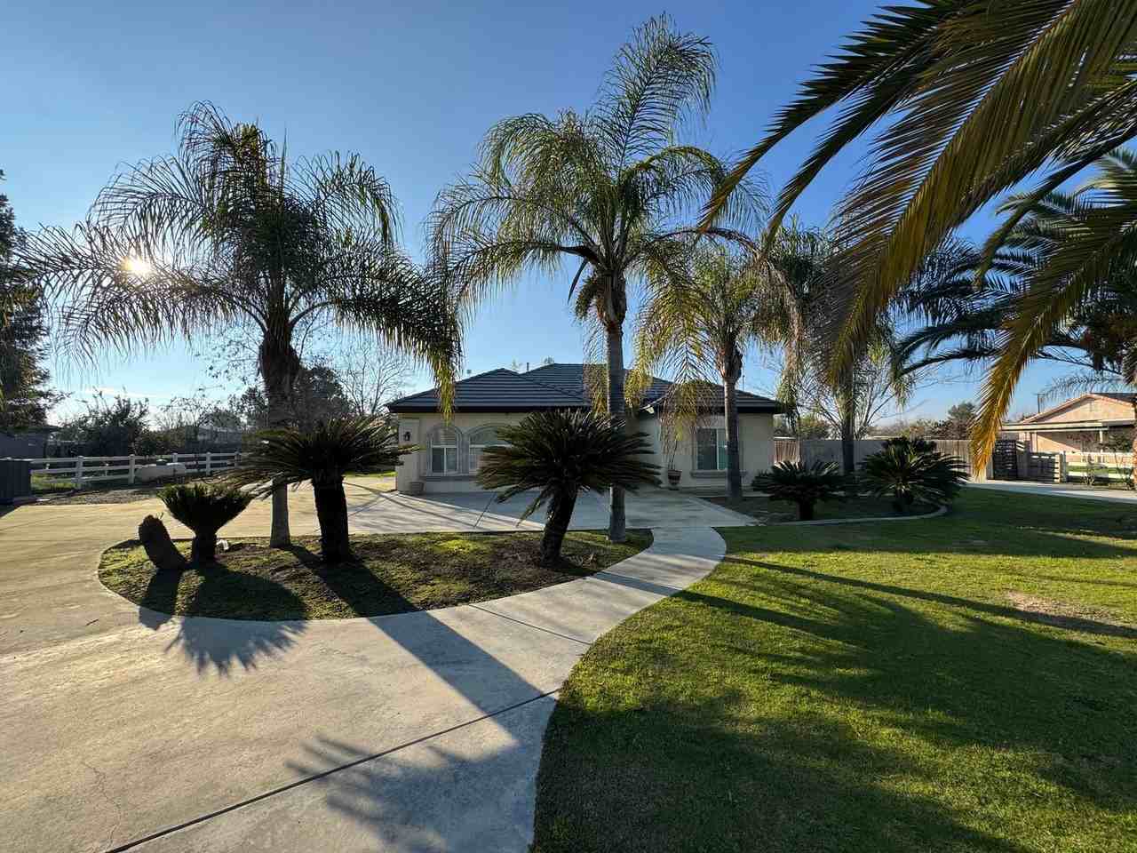 5553 Bussell Rd - Photo 2 of 15