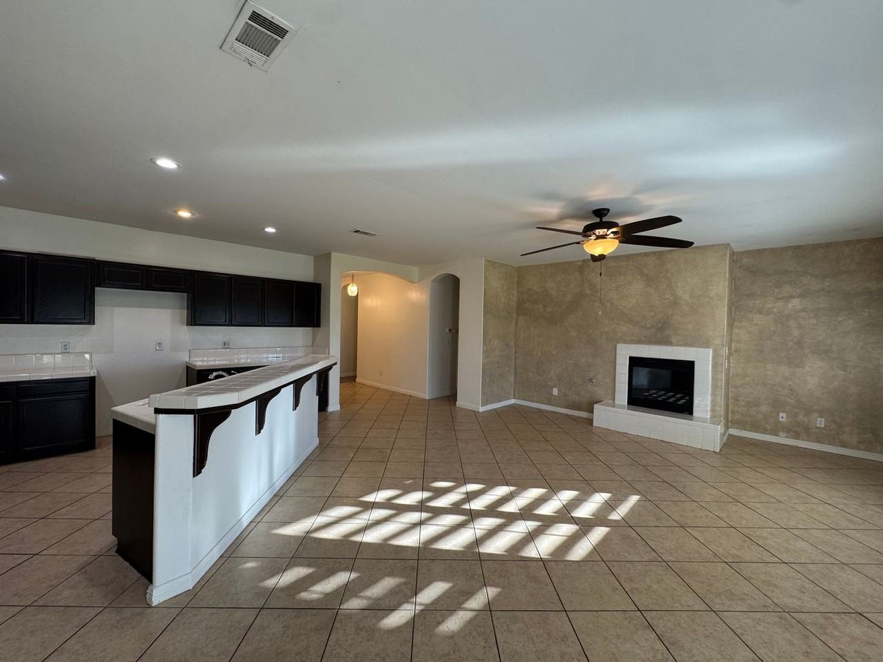 5553 Bussell Rd - Photo 5 of 15