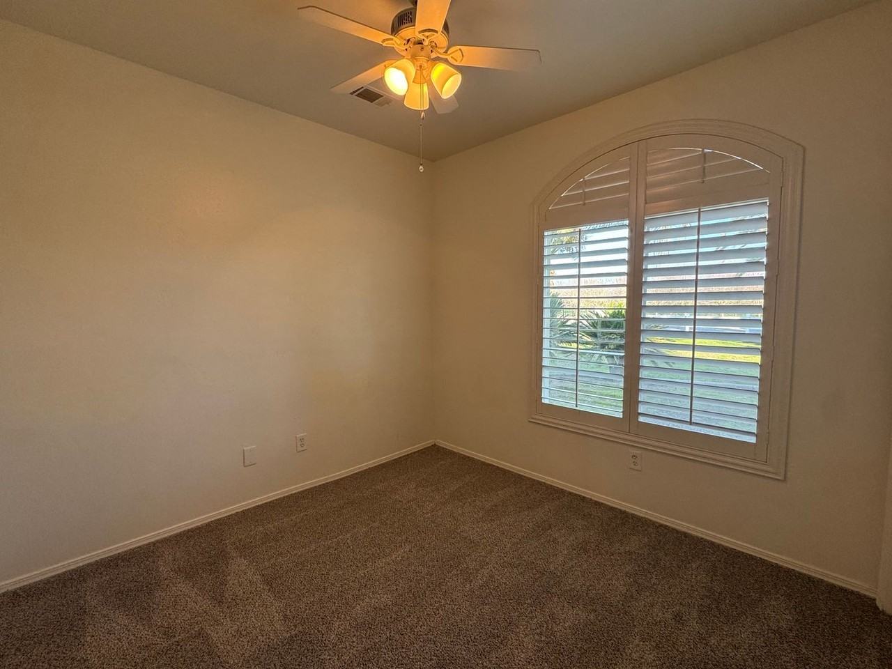 5553 Bussell Rd - Photo 6 of 15