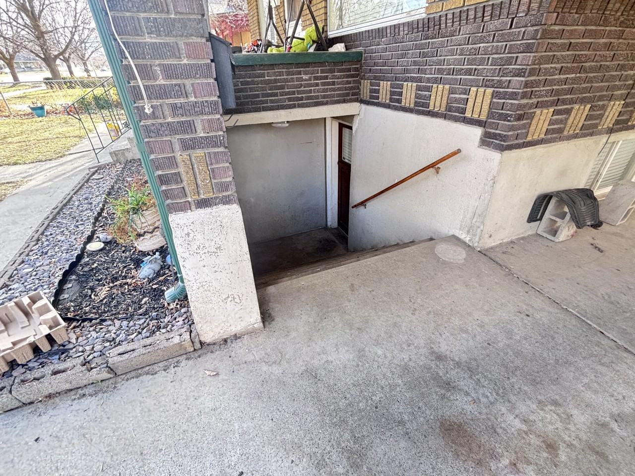 132 Southeast #2 - Photo 6 of 11