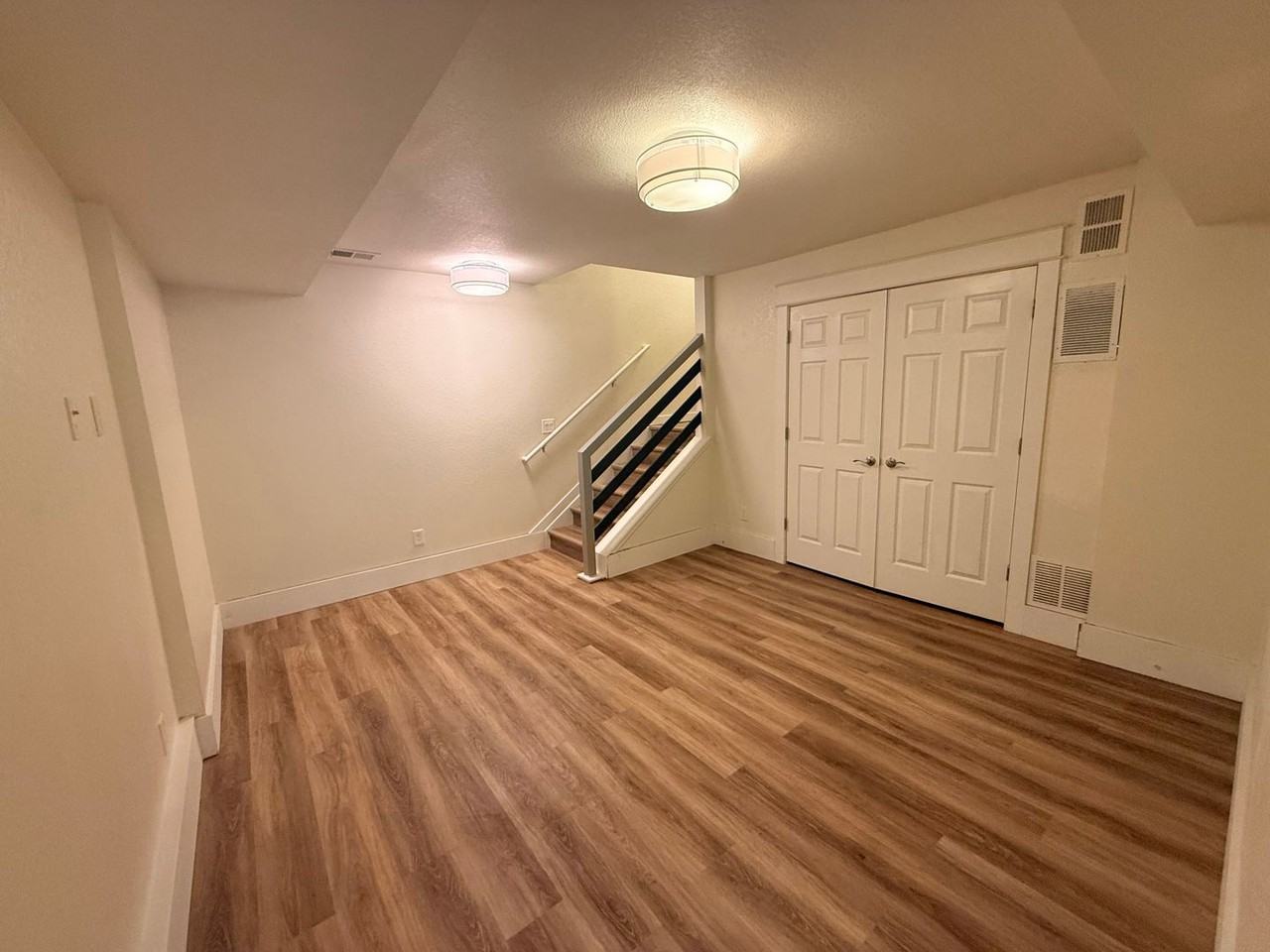 1541 W 43rd Ave - Photo 3 of 32