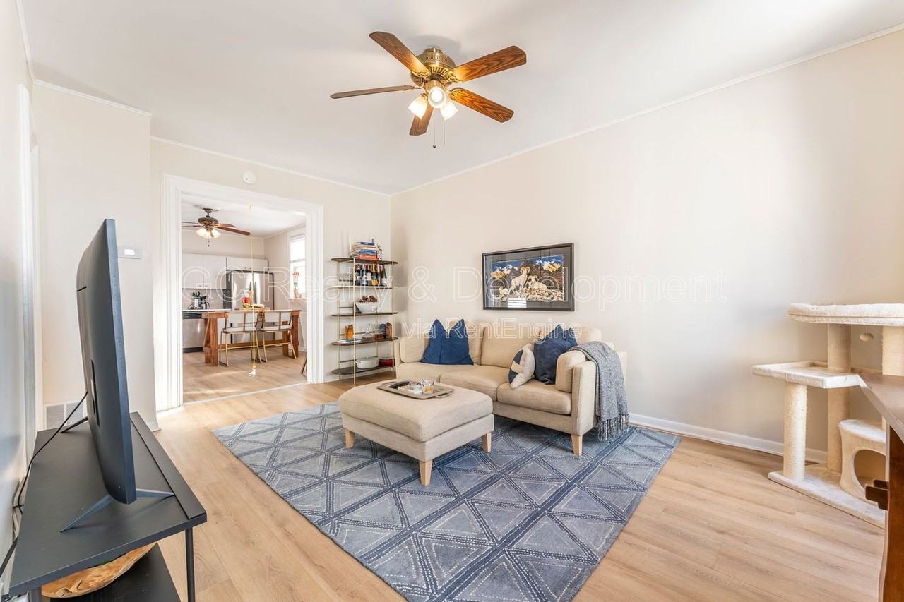 3309 N Leavitt St #CH - Photo 2 of 18