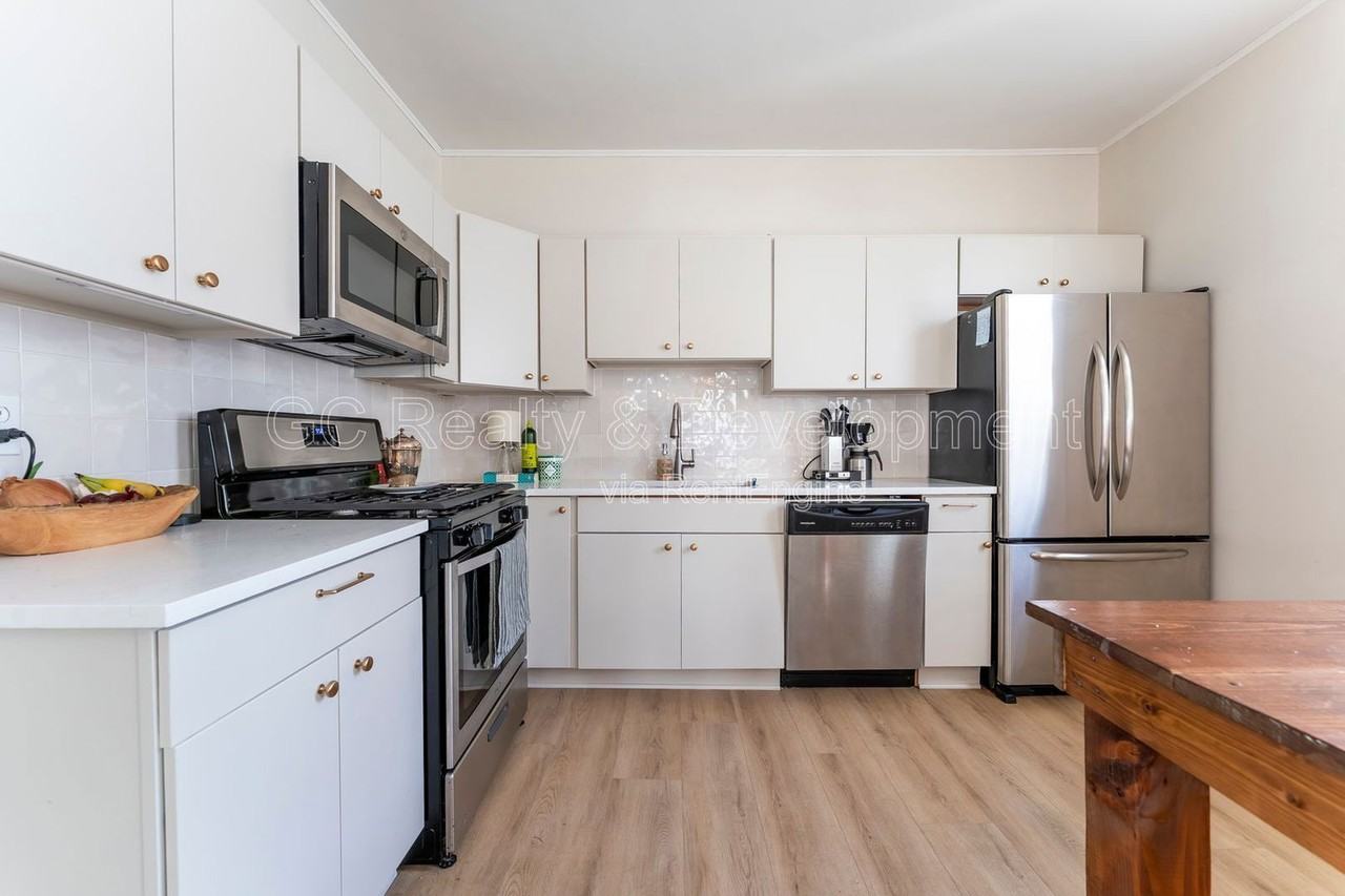 3309 N Leavitt St #CH - Photo 6 of 18