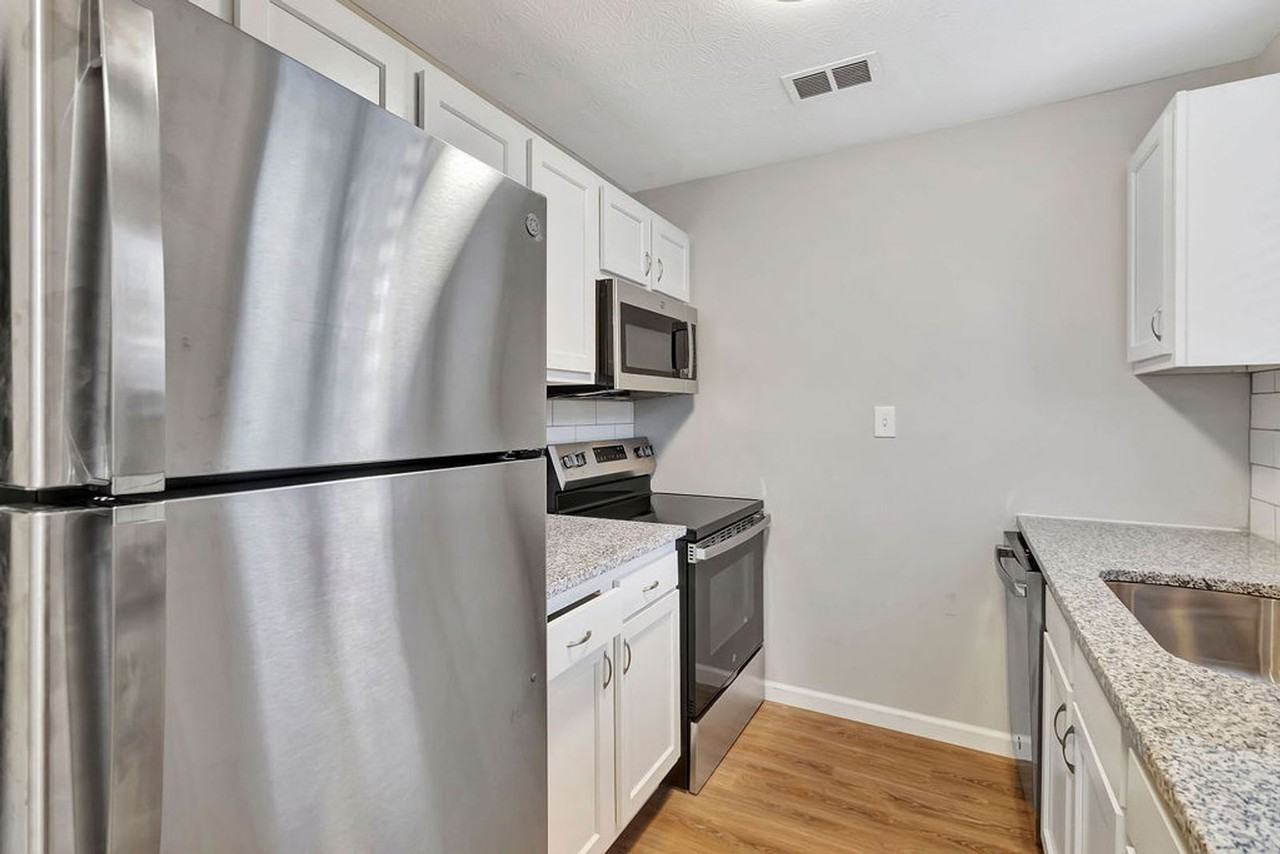 4306 Batavia Meadows Dr #3 - Photo 6 of 17