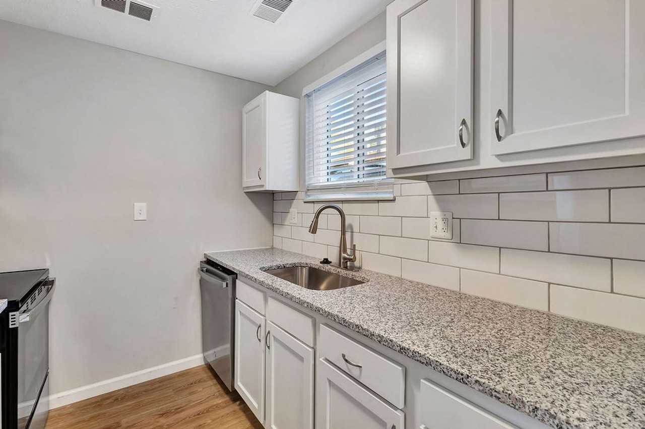 4306 Batavia Meadows Dr #3 - Photo 7 of 17