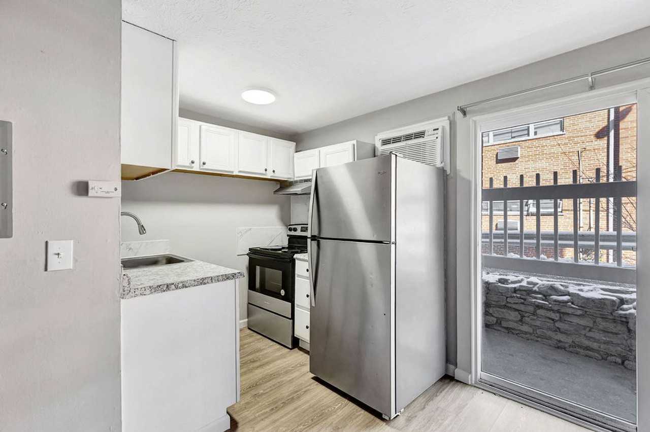 2342 Beechmont Ave #5 - Photo 4 of 10