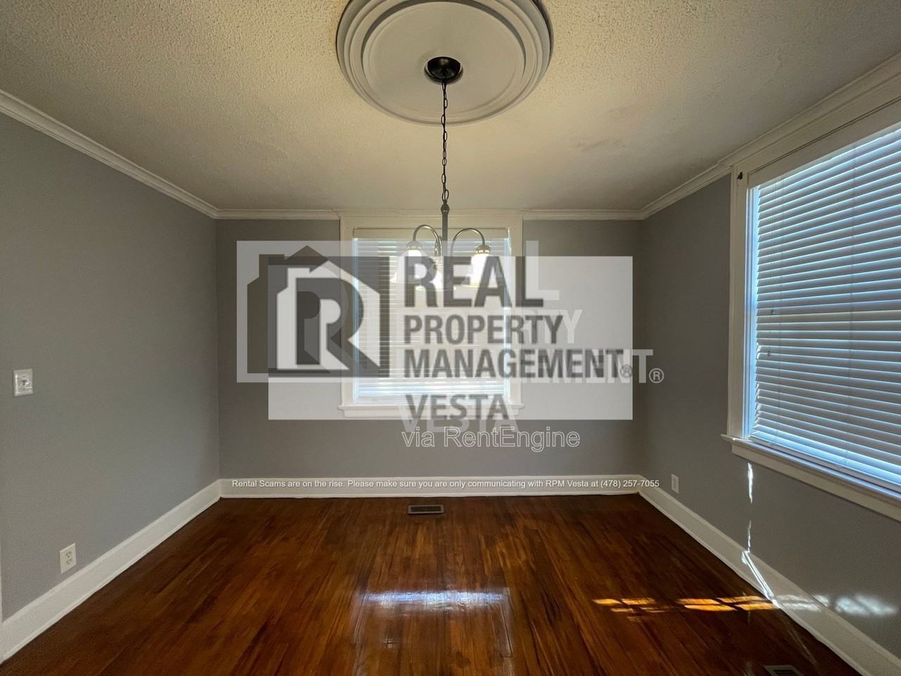 1256 Winton Ave - Photo 6 of 19