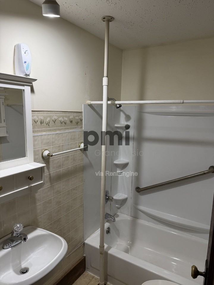 1803 Madison Ave #1 - Photo 5 of 23