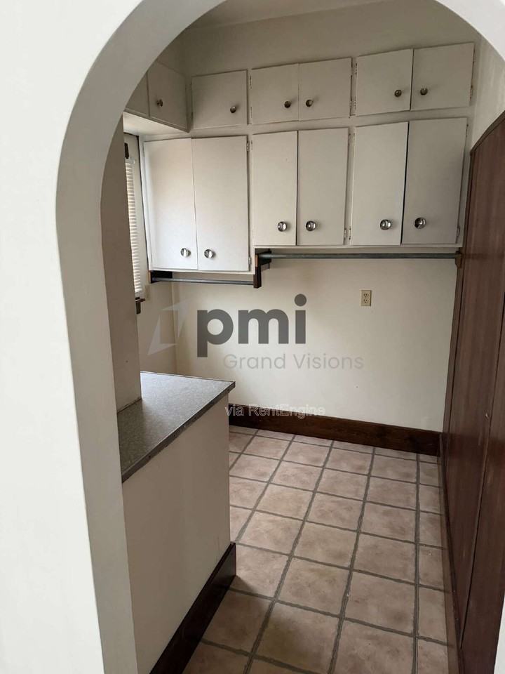 1803 Madison Ave #1 - Photo 6 of 23