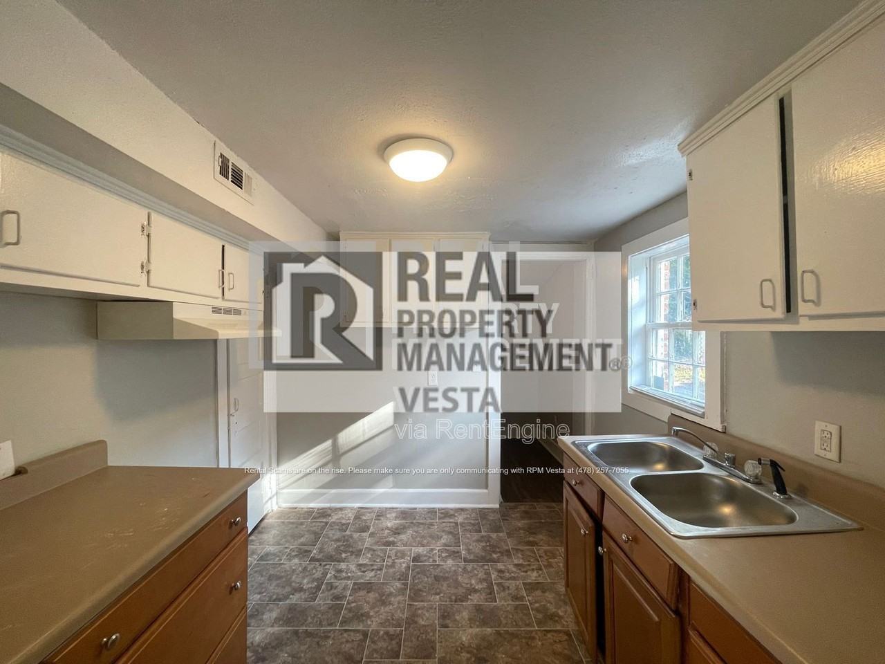 2677 Napier Ave - Photo 4 of 11