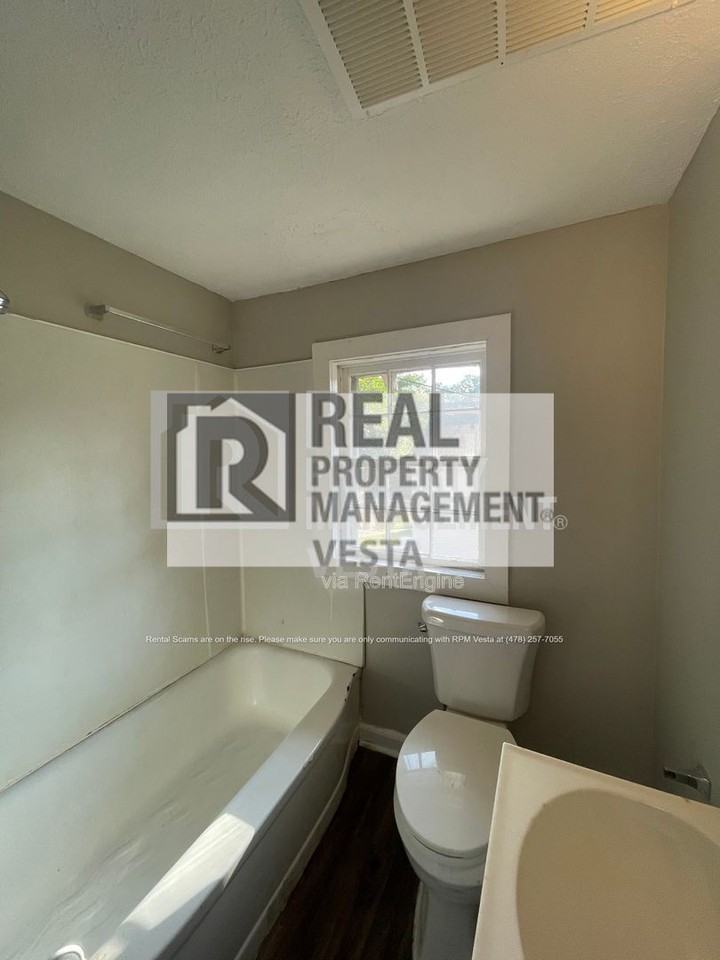 2677 Napier Ave - Photo 7 of 11