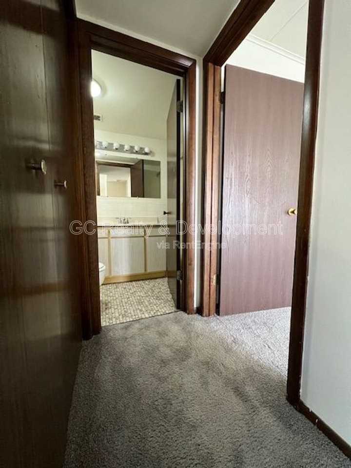 160 N Wolf Rd #1C - Photo 5 of 10