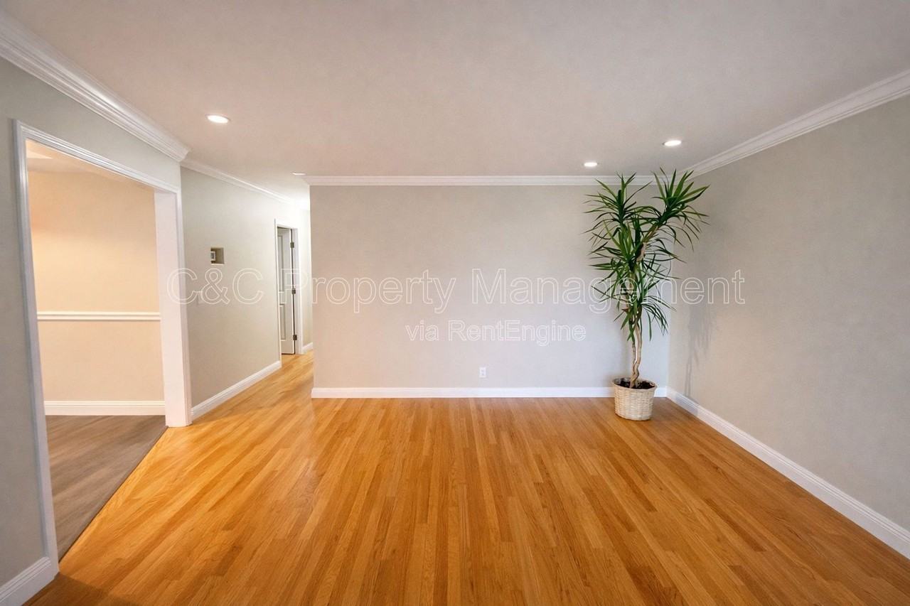 7132 Bark Ln - Photo 7 of 28