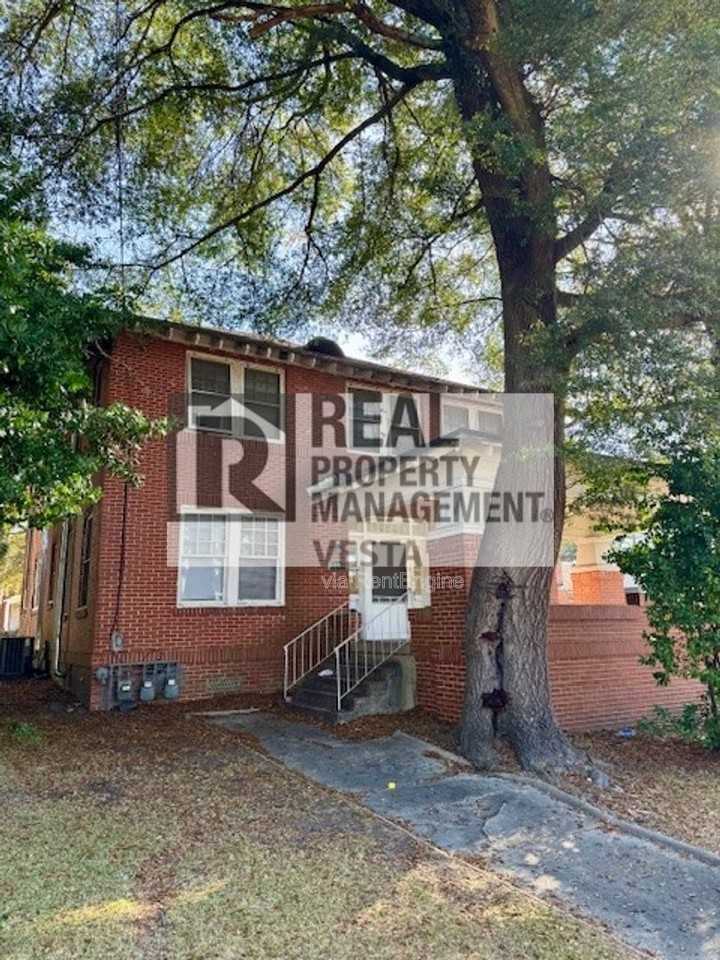 1096 Hillyer Ave - Photo 2 of 18