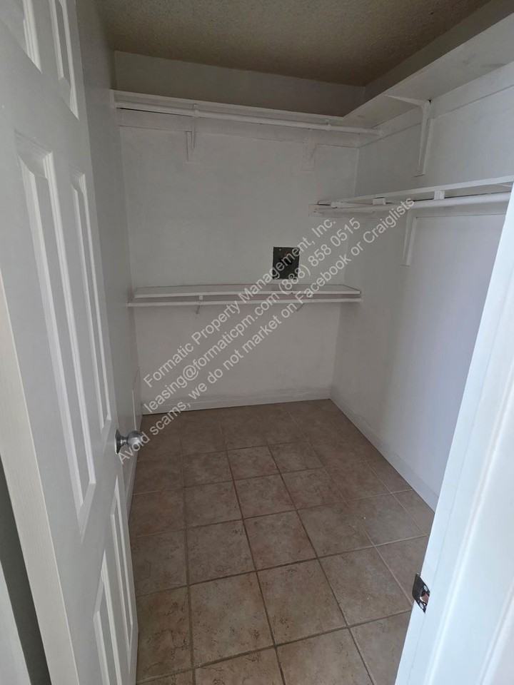 2114 S Mallul Dr #8 - Photo 3 of 9