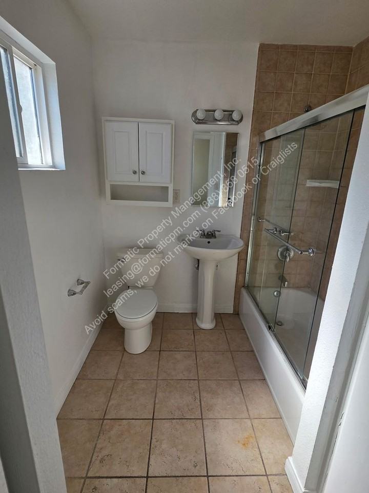 2114 S Mallul Dr #8 - Photo 4 of 9