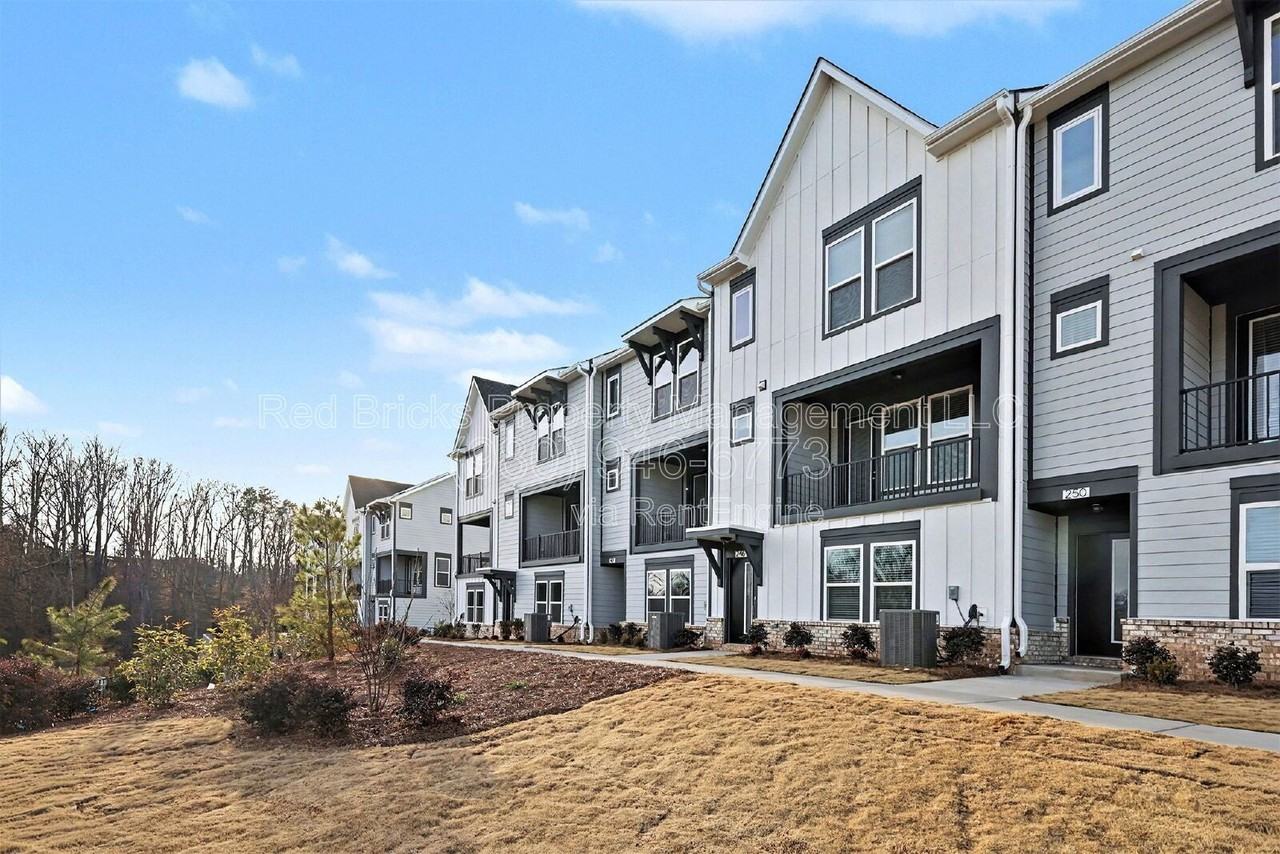 246 Ferebee Pl - Photo 4 of 35