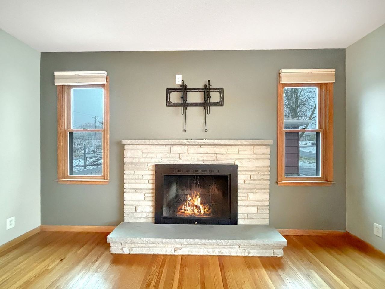 303 Monroe Ave S - Photo 4 of 33