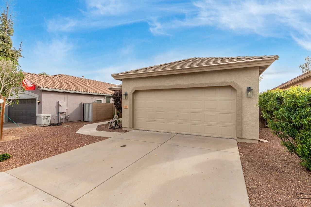 17067 W Young St - Photo 6 of 42