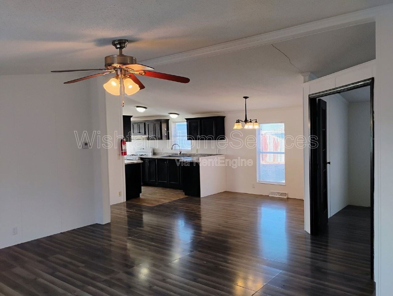 120 Evergreen St - Photo 2 of 15