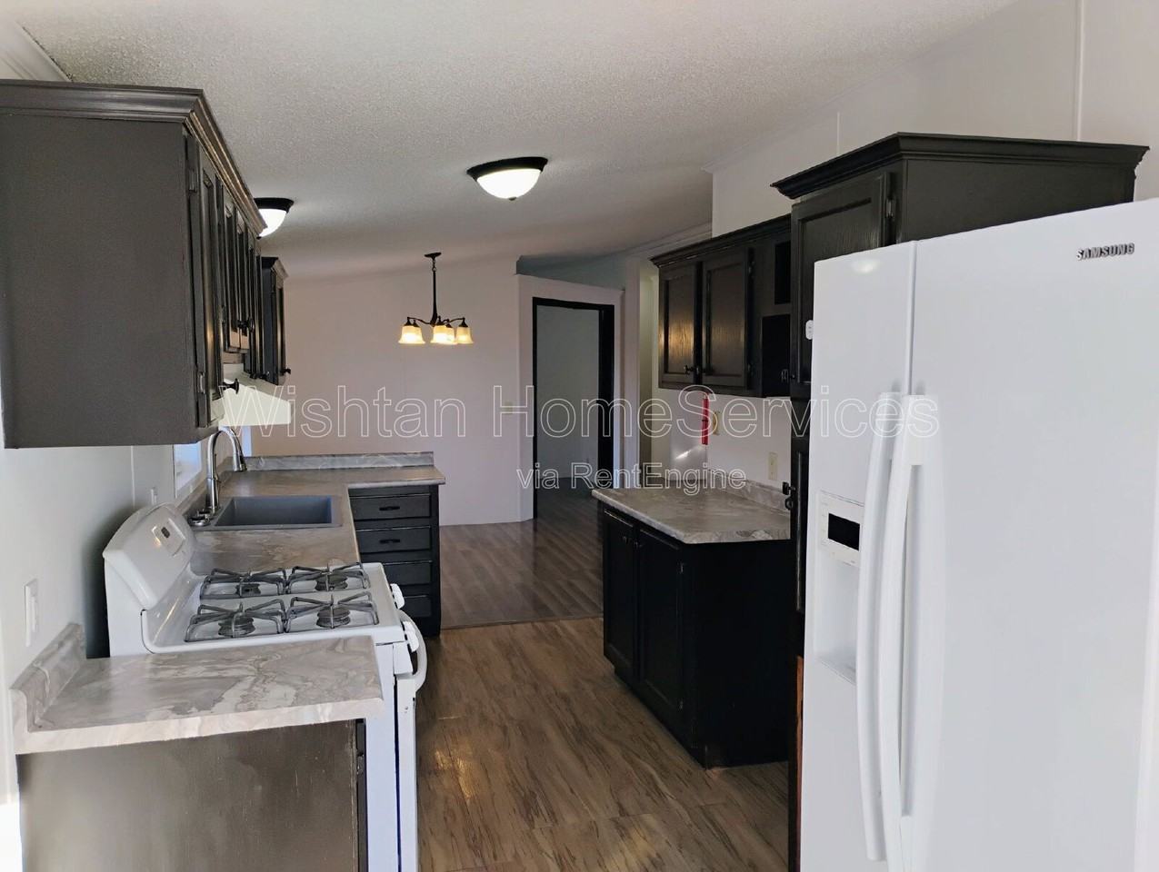 120 Evergreen St - Photo 4 of 15