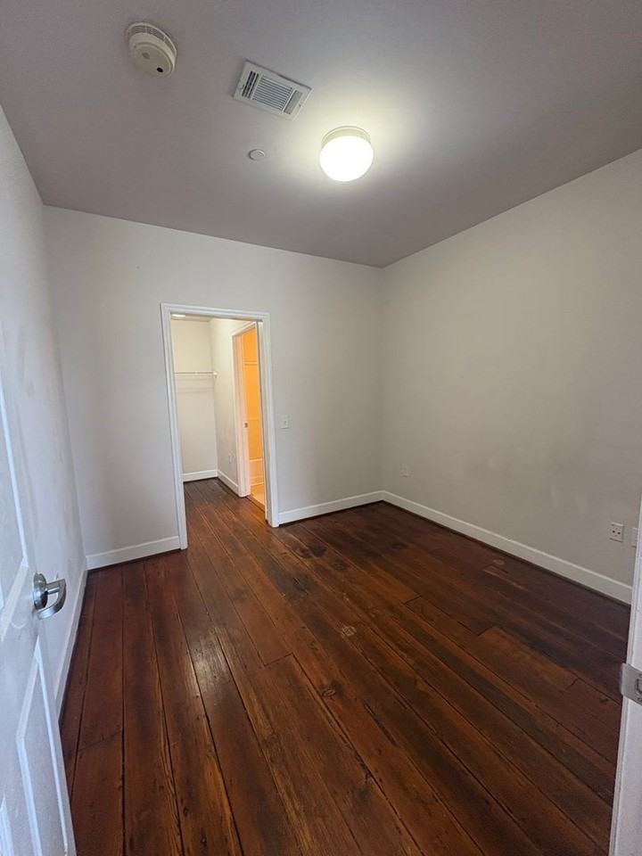 460 Poplar St #202 - Photo 5 of 12