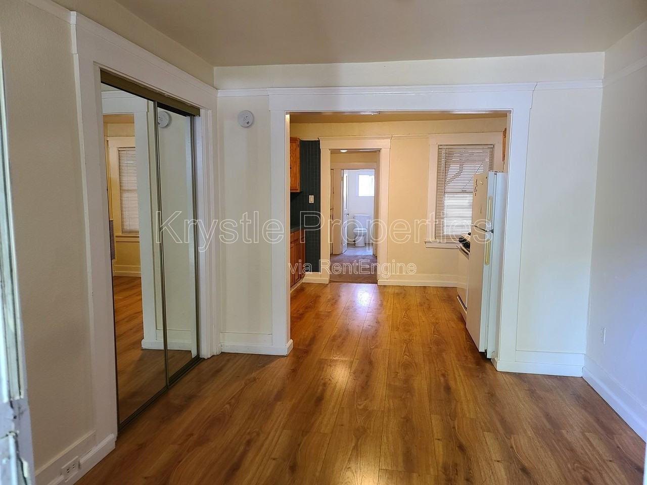 1119 Sutter St #B - Photo 3 of 9