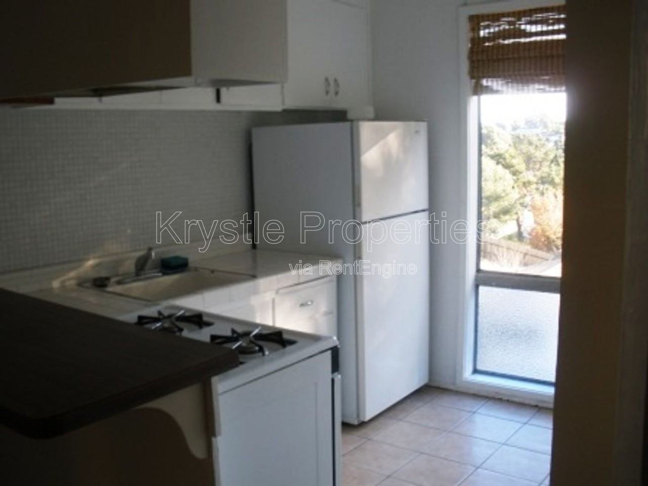 503 Hichborn St #A - Photo 4 of 7