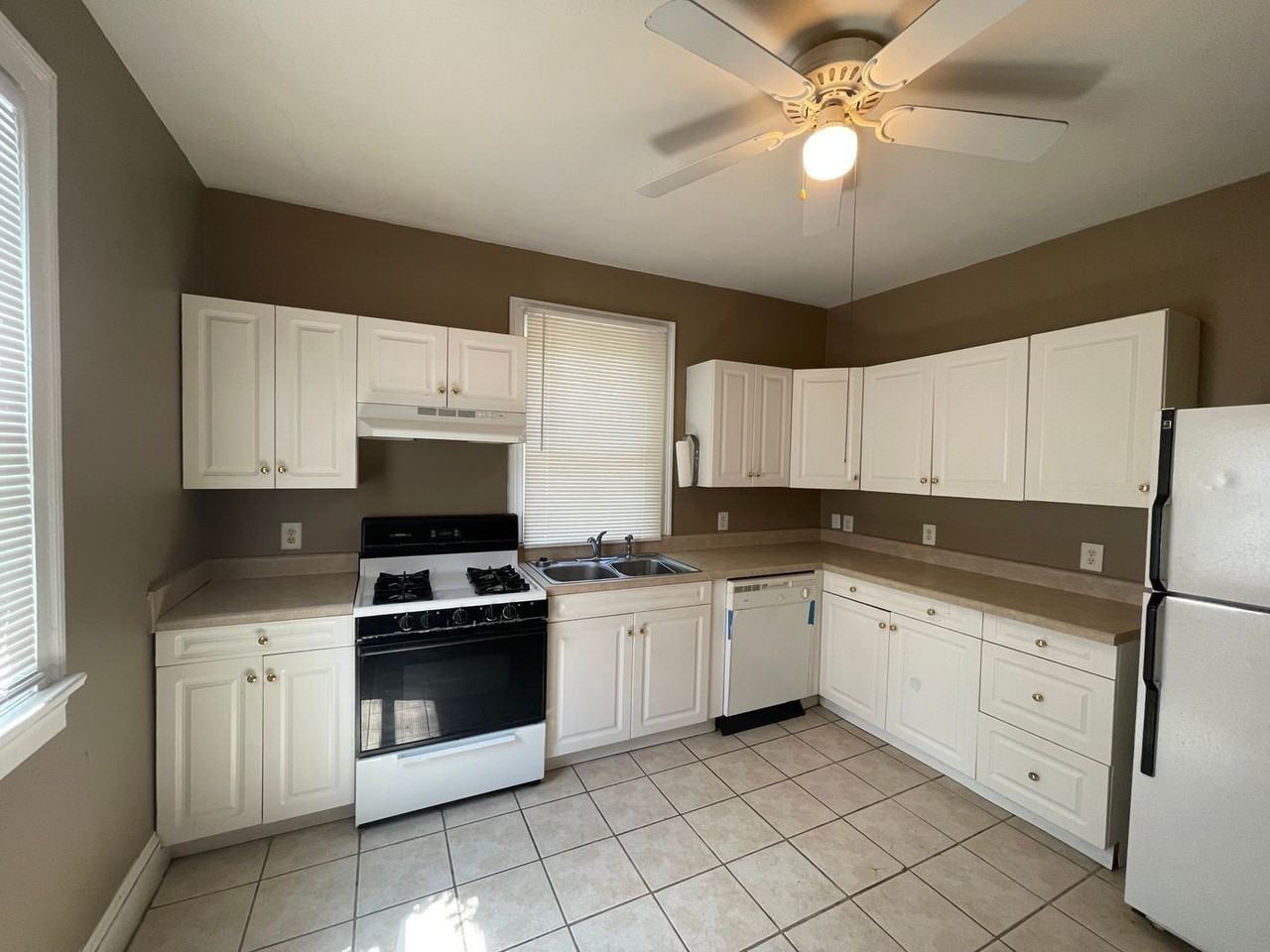 3846 Ridge Ave #B - Photo 3 of 7