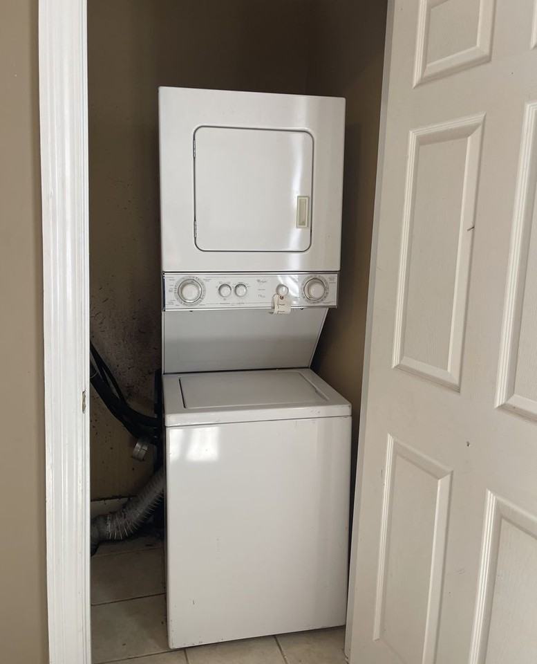 3846 Ridge Ave #B - Photo 5 of 7