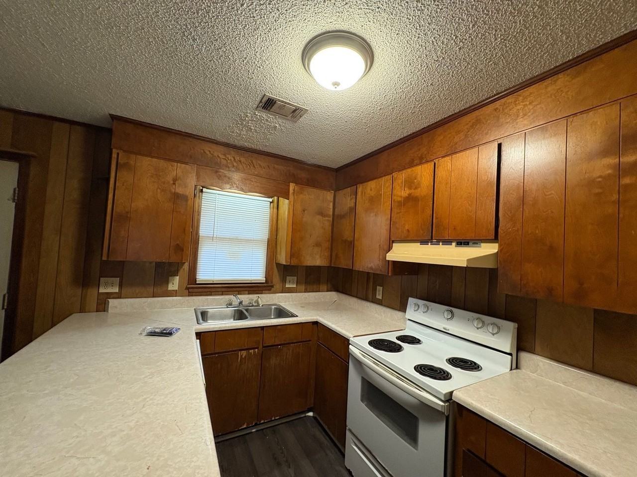 130 Tyrone Blvd #136 - Photo 3 of 9