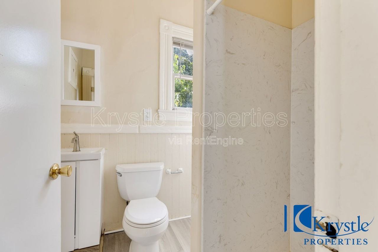 711 1/2 Carolina St - Photo 5 of 13