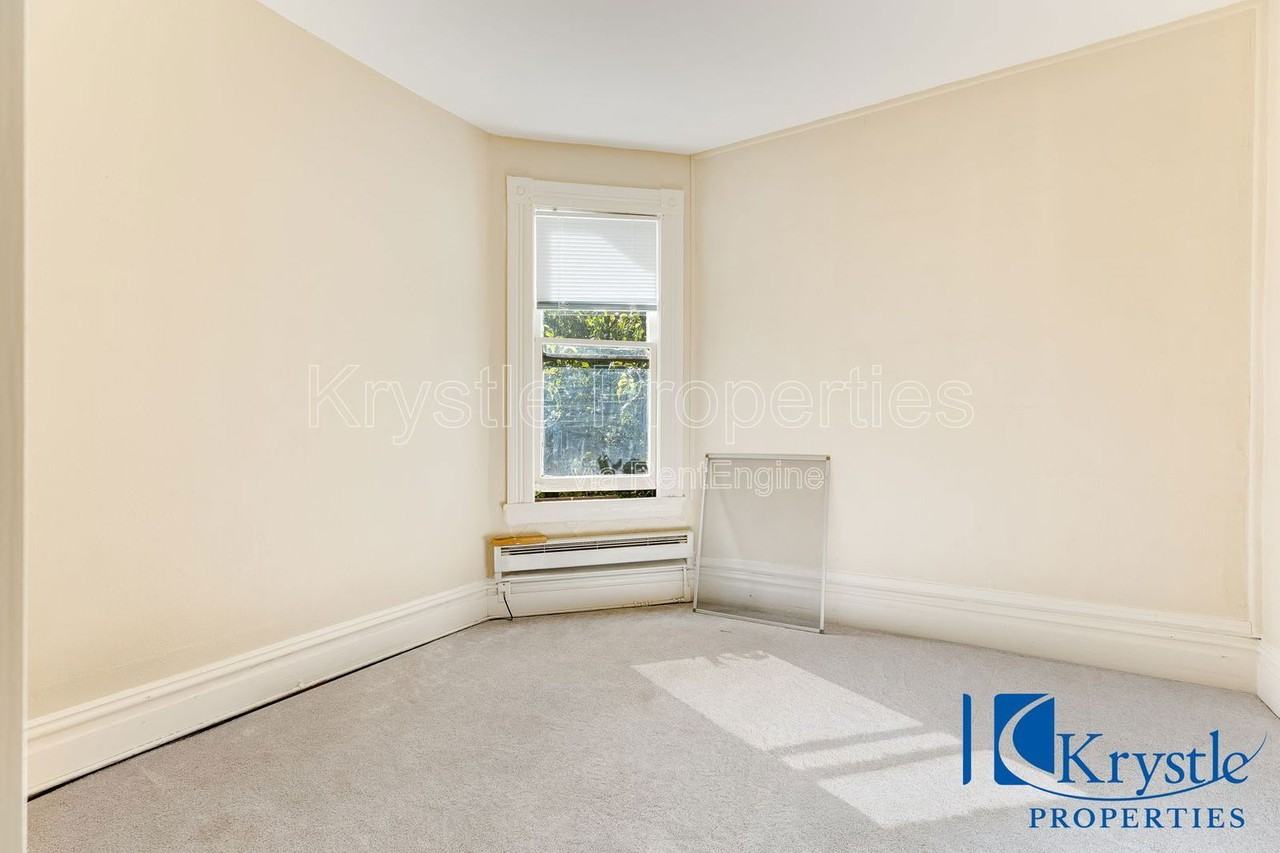 711 1/2 Carolina St - Photo 7 of 13