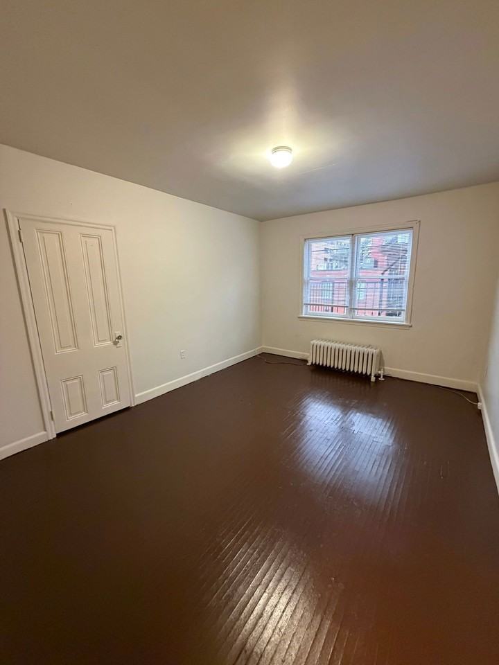 446 N Duke St #2R - Photo 5 of 10