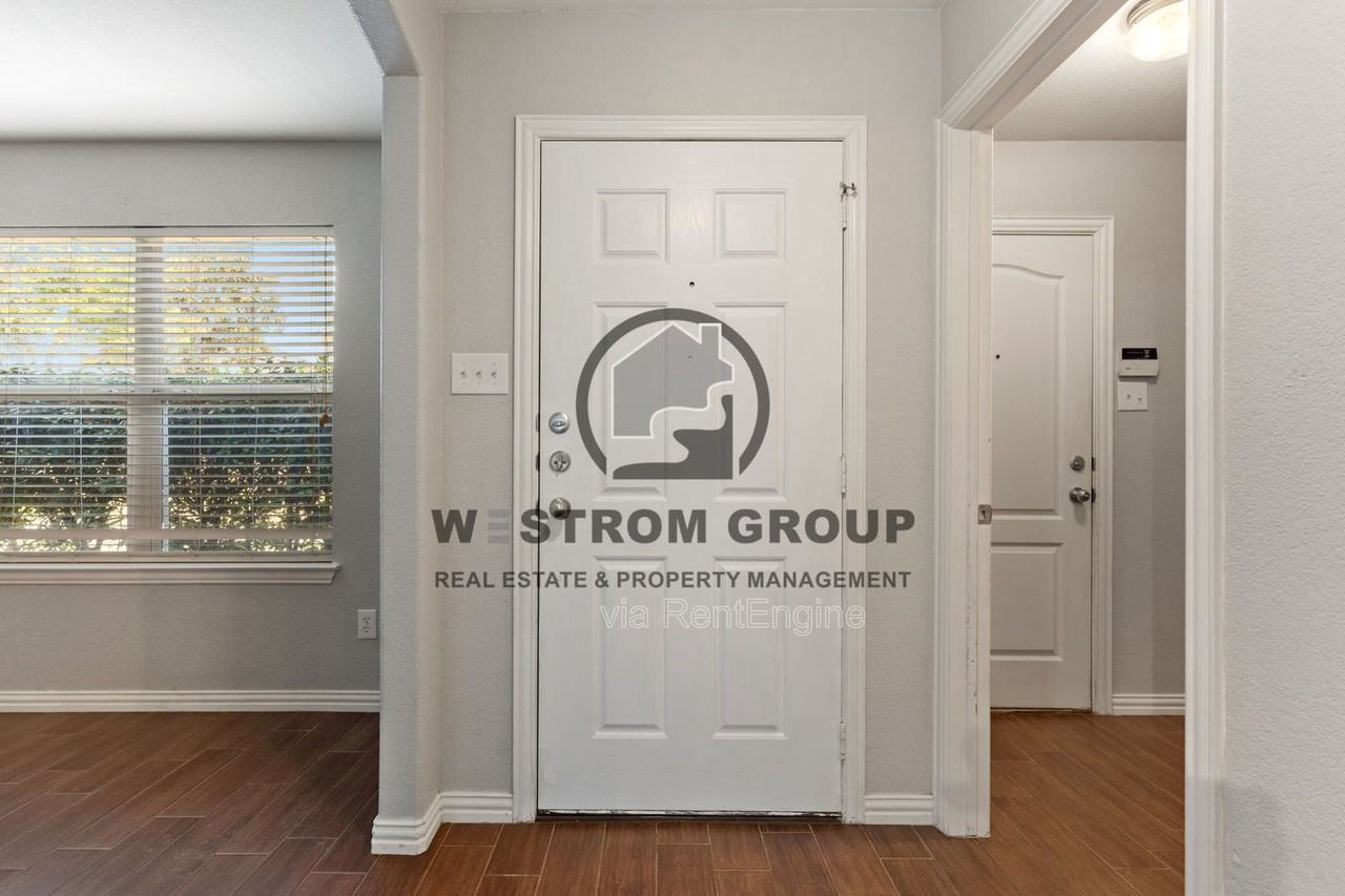 6625 Chalk River Dr - Photo 4 of 23