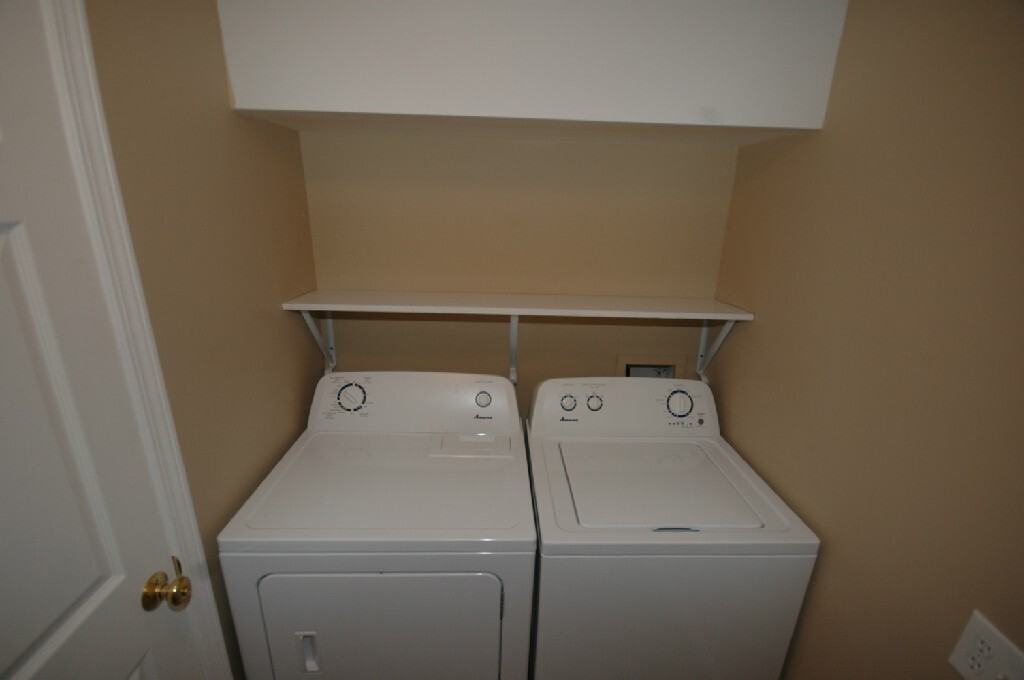 351 S Mansfield St #1 - Photo 7 of 10