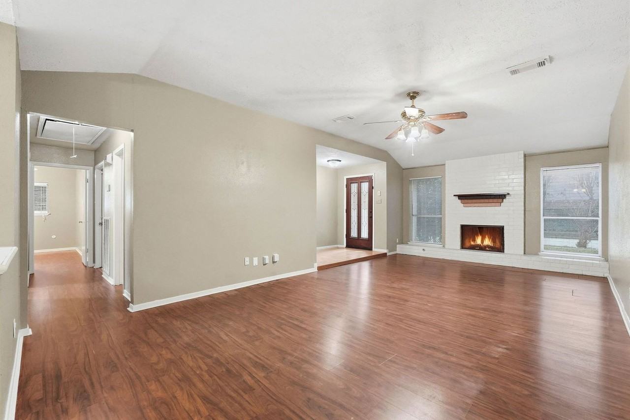 21739 Park Bend Dr - Photo 7 of 25