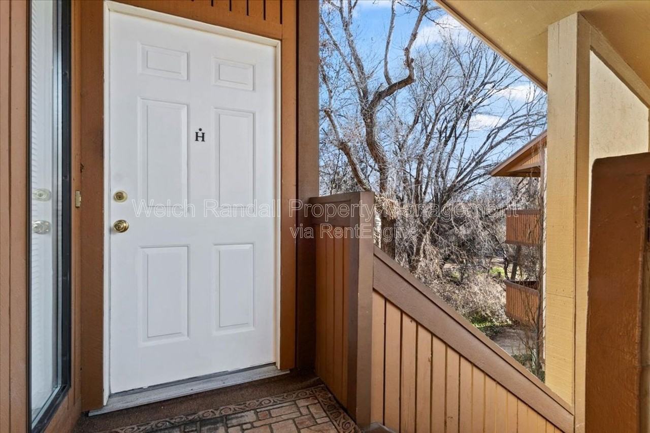 6871 S Countrywoods Cir #H - Photo 4 of 22