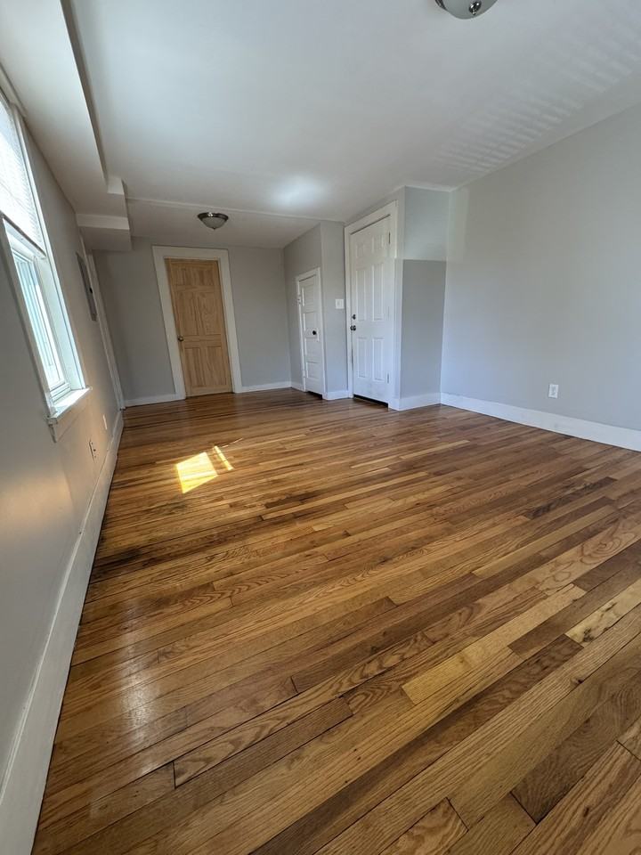 39 Middle St #2 - Photo 2 of 11