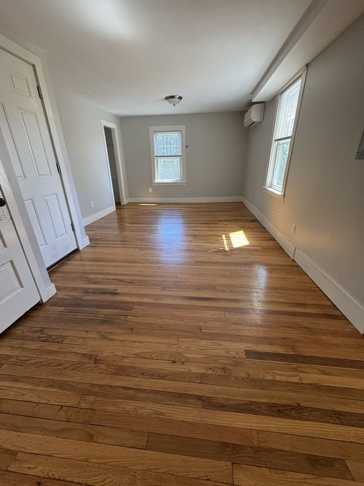 39 Middle St #2 - Photo 6 of 11