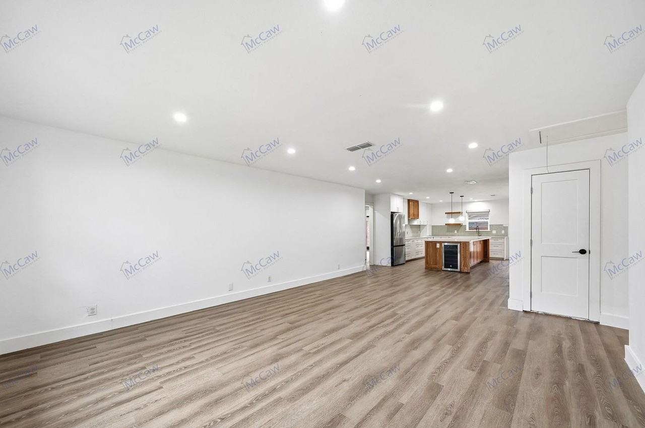 7412 Fenton Dr - Photo 6 of 24