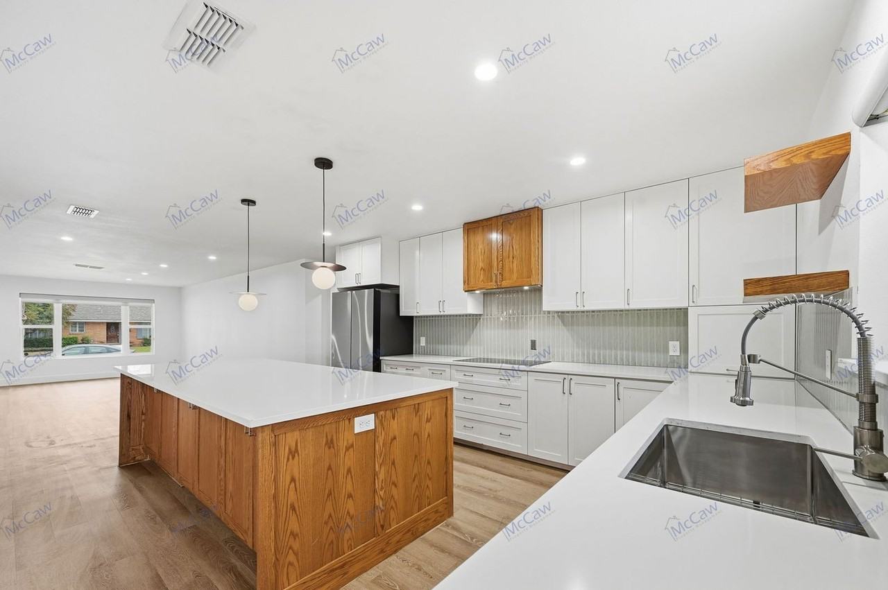 7412 Fenton Dr - Photo 2 of 24