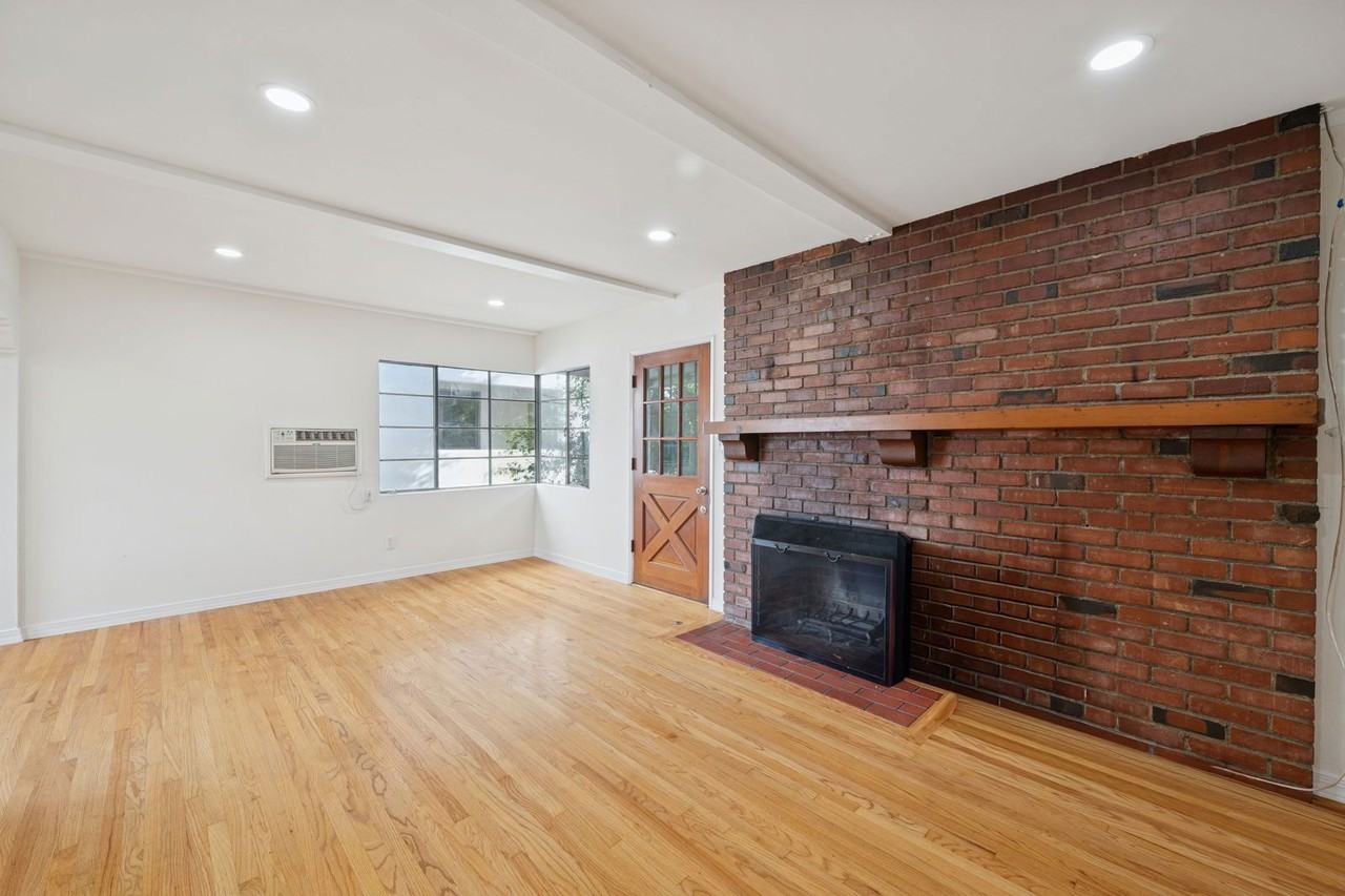 11613 Moorpark St #5 - Photo 3 of 19