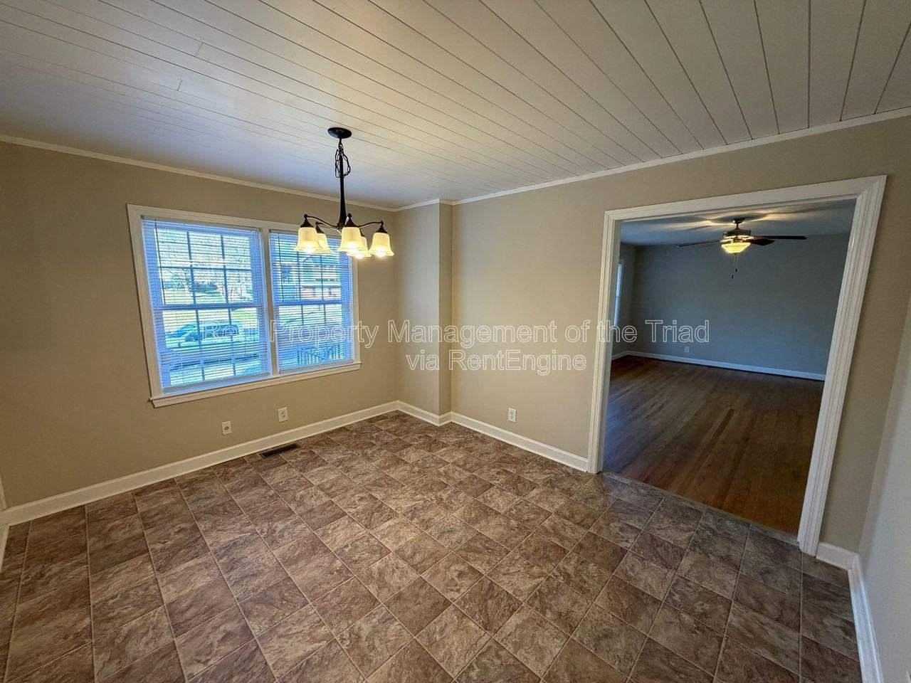 2748 Lyndhurst Ave - Photo 5 of 21