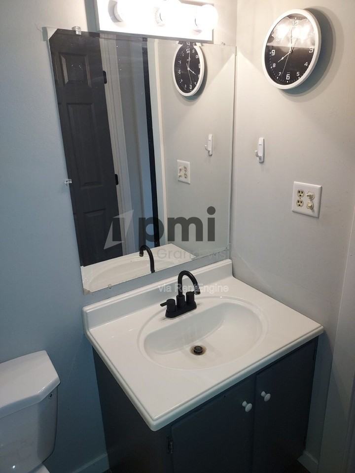 465 E Main St #7 - Photo 5 of 17