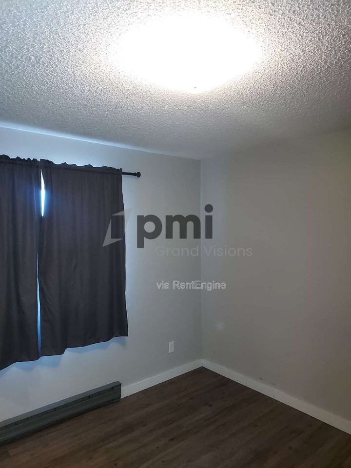 465 E Main St #7 - Photo 7 of 17